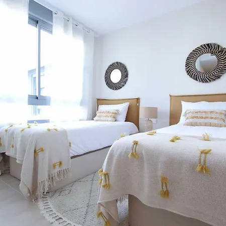 דירה Vanian Gardens 4 Bedroom Ap אסטפונה