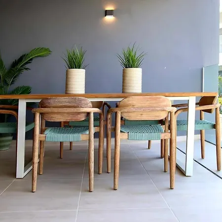 Vanian Gardens 4 Bedroom Ap
