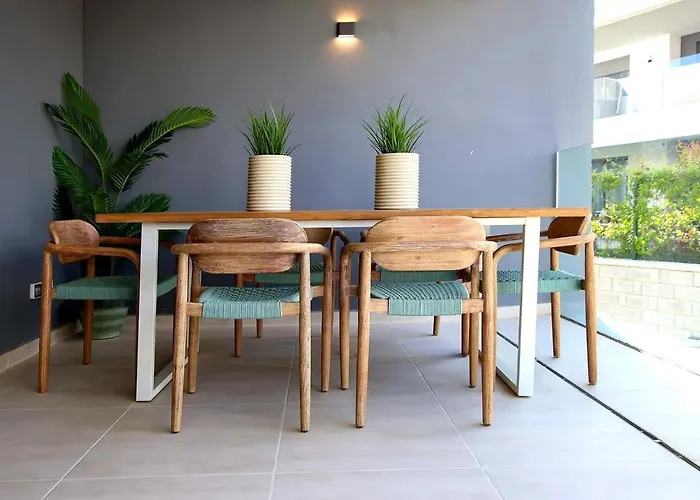 Vanian Gardens 4 Bedroom Ap *